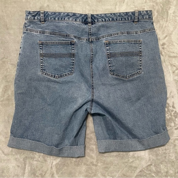 Charter Club Laura Fit Jean Shorts with Cuffed Hems Size 18W - Picture 2 of 8